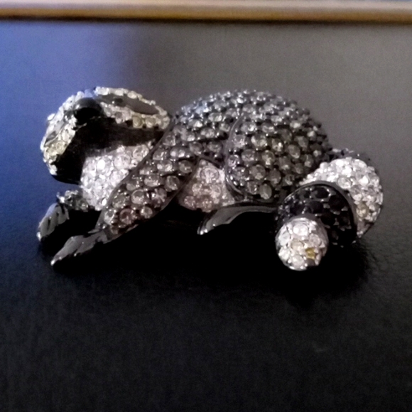 VINTAGE SWAROVSKI RACCOON BROOCH 🦝 - Picture 2 of 6